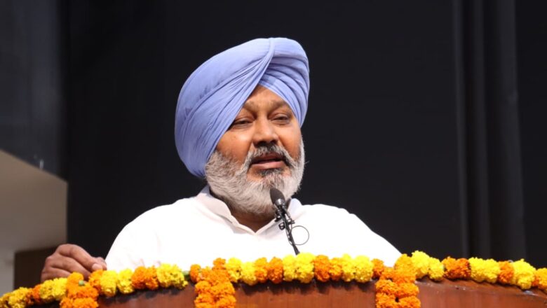 ਭਗਵੰਤ ਮਾਨ ਸਰਕਾਰ ਸ੍ਰੀ ਗੁਰੂ ਰਵਿਦਾਸ ਜੀ ਵੱਲੋਂ ਦਰਸਾਏ ਸਮਾਨਤਾ ਦੇ ਸਿਧਾਂਤਾਂ `ਤੇ ਕੰਮ ਕਰ ਰਹੀ ਹੈ; ਨੌਜਵਾਨ ਗੁਰੂ ਸਾਹਿਬ ਦੇ ‘ਬੇਗਮਪੁਰਾ’ ਦੇ ਸੰਕਲਪ ਵਾਲਾ ਭਾਰਤ ਬਣਾਉਣ ਲਈ ਅੱਗੇ ਆਉਣ: ਹਰਪਾਲ ਸਿੰਘ ਚੀਮਾ