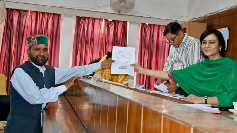 कटौला वार्ड से दो उम्मीदवारों ने नाम लिए वापिस, चार वार्डों से अब 18 उम्मीदवार मैदान में : रूपिन्द्र कौर