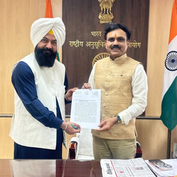 ਜਨਗਣਨਾ 2027 ਲਈ ਤਿਆਰ ਫ਼ਾਰਮ ਵਿਚ ਅਨੂਸੂਚਿਤ ਜਾਤੀਆਂ ਦੇ ਲੋਕਾਂ ਲਈ ਮਨਾਹੀ ਵਾਲੇ ਸ਼ਬਦ ਵਰਤਣ ਦੇ ਮਾਮਲੇ ਵਿਚ ਜਸਵੀਰ ਸਿੰਘ ਗੜ੍ਹੀ ਵਲੋਂ ਰਾਸ਼ਟਰੀ ਅਨੁਸੂਚਿਤ ਜਾਤੀਆਂ ਕਮਿਸ਼ਨ ਦੇ ਚੇਅਰਮੈਨ ਨਾਲ ਮੁਲਾਕਾਤ