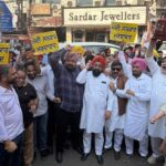 ‘ਆਪ’ ਦੀ ਟਰੇਡ ਵਿੰਗ ਵਲੋਂ ਗੈਸ ਸਿਲੰਡਰਾਂ ਦੀਆਂ ਕੀਮਤਾਂ ‘ਚ ਵਾਧੇ ਵਿਰੁਧ ਘੰਟਾ ਘਰ ਵਿਖੇ ਰੋਸ਼ ਪ੍ਰਦਰਸ਼ਨ