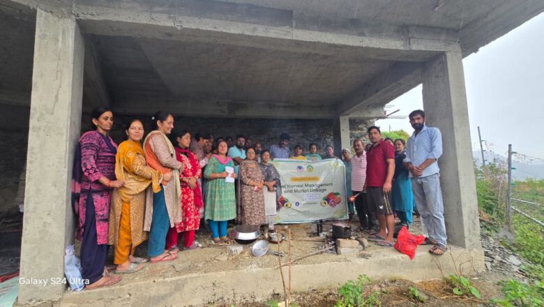 एचपी शिवा परियोजना के तहत खुगरांव क्लस्टर में किसानों को सिखाए प्लम प्रोसेसिंग के गुर
