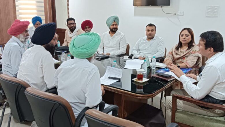 ਜਿਲ੍ਹਾ ਚੋਣ ਅਫਸਰ ਵੱਲੋਂ ਸਪੈਸ਼ਲ ਇੰਟੈਂਸਿਵ ਰਵੀਜ਼ਨ ਸਬੰਧੀ ਰਾਜਨੀਤਿਕ ਪਾਰਟੀਆਂ ਨਾਲ ਮੀਟਿੰਗ