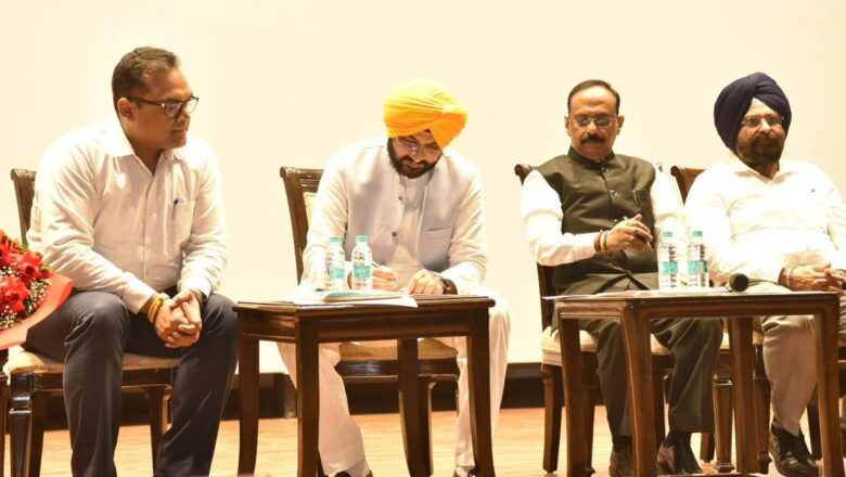 ਸੇਵਾਮੁਕਤ ਆਈਏਐਸ ਅਧਿਕਾਰੀ ਸੰਜੇ ਗੁਪਤਾ ਨੇ ਪੰਜਾਬ ਰਾਜ ਬਿਜਲੀ ਰੈਗੂਲੇਟਰੀ ਕਮਿਸ਼ਨ ਦੇ ਚੇਅਰਪਰਸਨ ਵਜੋਂ ਅਹੁਦਾ ਸੰਭਾਲਿਆ