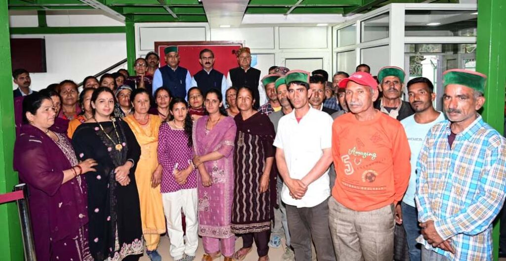 Delegations from the Seraj Assembly Constituency (2)