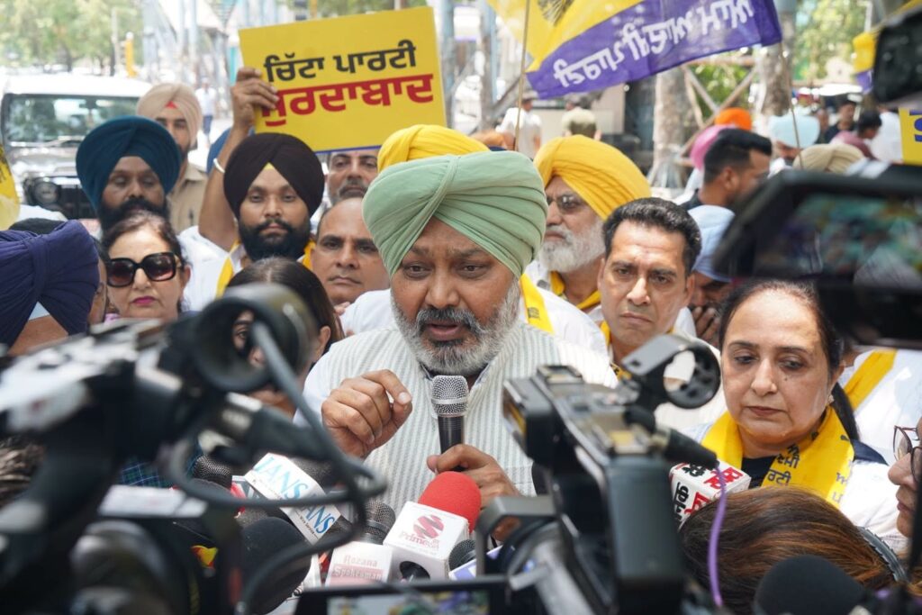 Press note image 3 (3)