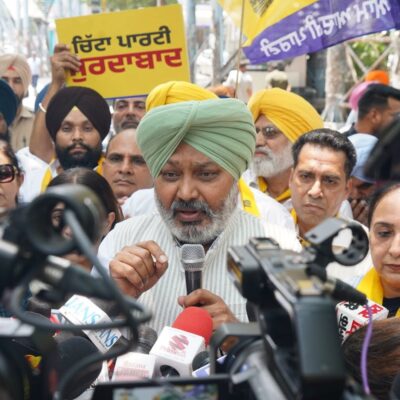 ਮੁੱਖ ਮੰਤਰੀ ਭਗਵੰਤ ਸਿੰਘ ਮਾਨ ਨੂੰ ਨਿਸ਼ਾਨਾ ਬਣਾਉਣ ਵਾਲੀ ਫਰਜ਼ੀ ਵੀਡੀਓ ਫੈਲਾ ਕੇ ਅਕਾਲੀ ਦਲ ਦੀਆਂ ਪੰਥ ਵਿਰੋਧੀ ਅਤੇ ਪੰਜਾਬ ਵਿਰੋਧੀ ਗਤੀਵਿਧੀਆਂ ਖ਼ਿਲਾਫ਼ ਆਪ ਨੇ ਸੂਬਾ ਪੱਧਰੀ ਪ੍ਰਦਰਸ਼ਨ ਕੀਤਾ