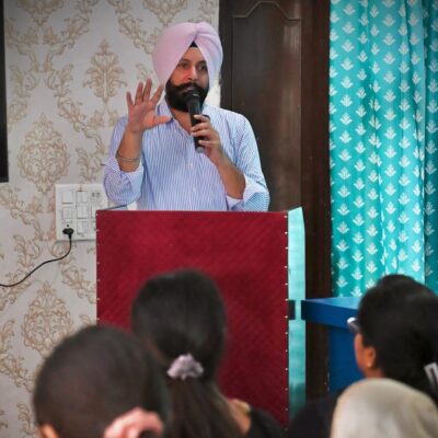 ਕਰਮਜੀਤ ਸਿੰਘ ਰਿੰਟੂ ਨੇ ਮਜੀਠਾ ਰੋਡ ‘ਤੇ ਮਾਵਾਂ-ਧੀਆਂ ਸਤਿਕਾਰ ਯੋਜਨਾ ਦੀ ਸ਼ੁਰੂਆਤ ਕੀਤੀ