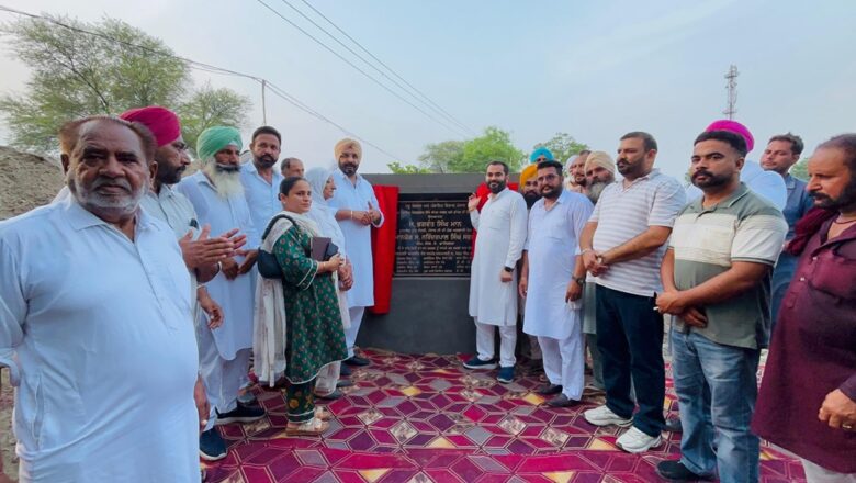 ਫਾਜ਼ਿਲਕਾ ਦੇ ਵਿਧਾਇਕ ਨੇ ਪਿੰਡ ਥੇਹਕਲੰਦਰ ਵਿੱਚ 1 ਕਰੋੜ 12 ਲੱਖ ਦੀ ਲਾਗਤ ਨਾਲ ਵਾਲੇ ਵੱਖ-ਵੱਖ ਵਿਕਾਸ ਕਾਰਜਾਂ ਦੇ ਕੀਤੇ ਉਦਘਾਟਨ