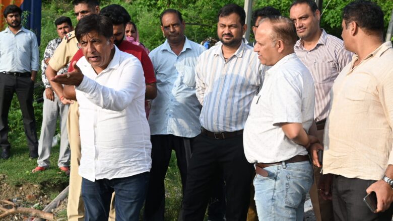 ਵਿਧਾਇਕ ਬ੍ਰਮ ਸ਼ੰਕਰ ਜਿੰਪਾ ਵੱਲੋਂ ਅਧਿਕਾਰੀਆਂ ਸਮੇਤ ਮਾਤਾ ਚਿਂਤਪੁਰਨੀ ਮਾਰਗ ‘ਤੇ ਆਵਾਜਾਈ ਪ੍ਰਬੰਧਾਂ ਦੀ ਸਮੀਖਿਆ