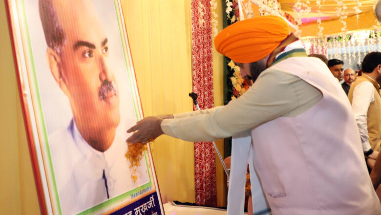 ਡਾ. ਸ਼ਿਆਮਾ ਪ੍ਰਸਾਦ ਮੁਖਰਜੀ ਦੇ ਬਲੀਦਾਨ ਨੇ ਭਾਰਤ ਦੀ ਏਕਤਾ, ਅਖੰਡਤਾ ਨੂੰ ਕੀਤਾ ਮਜ਼ਬੂਤ – ਮੁੱਖ ਮੰਤਰੀ ਨਾਇਬ ਸਿੰਘ ਸੈਣੀ