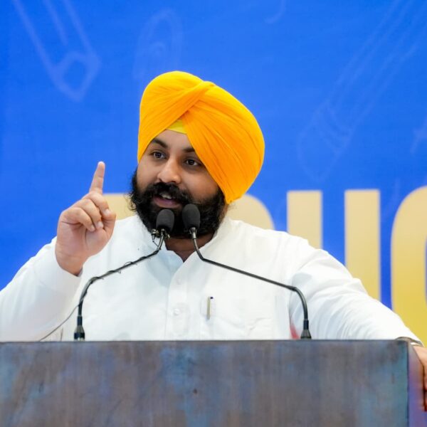 ਪੰਜਾਬ ਸਿੱਖਿਆ ਕ੍ਰਾਂਤੀ: ਭਗਵੰਤ ਮਾਨ ਸਰਕਾਰ ਵੱਲੋਂ ਨੀਟ, ਜੇ.ਈ.ਈ. ਪ੍ਰੀਖਿਆਵਾਂ ਦੇ ਸ਼ਾਨਦਾਰ ਨਤੀਜਿਆਂ ਲਈ 300 ਤੋਂ ਵੱਧ ਪ੍ਰਿੰਸੀਪਲਾਂ ਦਾ ਸਨਮਾਨ