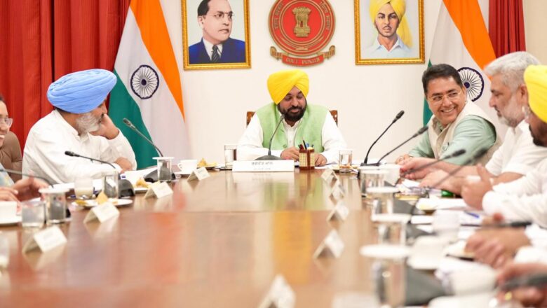 ਮੁੱਖ ਮੰਤਰੀ ਭਗਵੰਤ ਸਿੰਘ ਮਾਨ ਦੀ ਅਗਵਾਈ ਹੇਠ ਪੰਜਾਬ ਕੈਬਨਿਟ ਵੱਲੋਂ ‘ਐਸ.ਆਈ.ਆਰ.’ ਨੂੰ ਸੁਖਾਲਾ ਬਣਾਉਣ ਲਈ ਪ੍ਰਮੁੱਖ ਨਾਗਰਿਕ ਸੇਵਾਵਾਂ ਦੀਆਂ ਸਰਕਾਰੀ ਫ਼ੀਸਾਂ ਮੁਆਫ਼