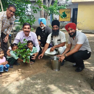 ‘ਏਕ ਪੇੜ ਮਾਂ ਕੇ ਨਾਮ 3.0’ ਮੁਹਿੰਮ ਦੀ ਸ਼ੁਰੂਆਤ, ਸਕੂਲਾਂ ਵਿਚ ਲਗਾਏ ਰੁੱਖ