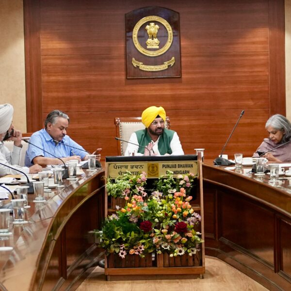 ਹਰਭਜਨ ਸਿੰਘ ਈ.ਟੀ.ਓ. ਨੇ ਪੰਜਾਬ ਭਰ ਦੇ ਸੜਕ ਵਿਕਾਸ ਕਾਰਜਾਂ ਦਾ ਲਿਆ ਜਾਇਜ਼ਾ,ਮਾਨਸੂਨ ਸੀਜ਼ਨ ਵਿੱਚ ਸੜਕੀ ਆਵਾਜਾਈ ਨਿਰਵਿਘਨ ਚਲਾਈ ਰੱਖਣ ਦੇ ਦਿੱਤੇ ਨਿਰਦੇਸ਼