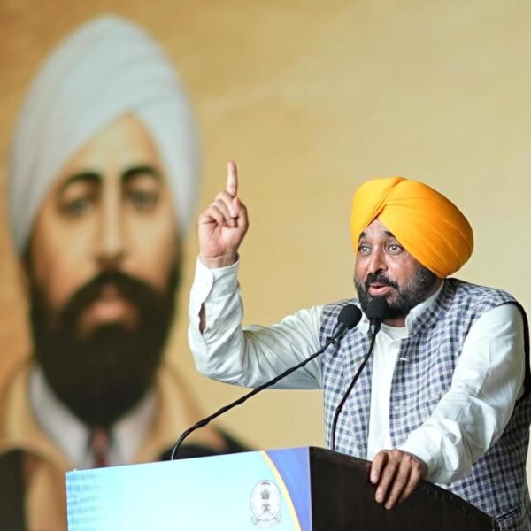 ਆਪ ਸਰਕਾਰ ਦੇਸ਼ ਲਈ ਮਹਾਨ ਕੁਰਬਾਨੀਆਂ ਦੇਣ ਵਾਲੇ ਆਜ਼ਾਦੀ ਘੁਲਾਟੀਆਂ ਦੇ ਸੁਪਨਿਆਂ ਨੂੰ ਸਾਕਾਰ ਕਰਨ ਲਈ ਪੂਰੀ ਤਰ੍ਹਾਂ ਵਚਨਬੱਧ: ਮੁੱਖ ਮੰਤਰੀ ਭਗਵੰਤ ਸਿੰਘ ਮਾਨ