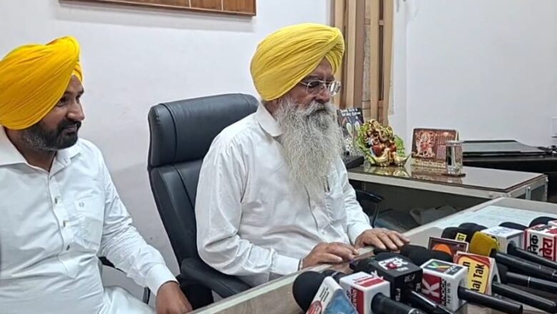 ਸਵ. ਬਾਬੂ ਭਗਵਾਨ ਦਾਸ ਅਰੋੜਾ ਦੀ 26ਵੀਂ ਬਰਸੀ ਮੌਕੇ ਕੈਬਨਿਟ ਮੰਤਰੀ ਗੁਰਮੀਤ ਸਿੰਘ ਖੁੱਡੀਆਂ ਵੱਲੋਂ ਸ਼ਰਧਾ ਦੇ ਫੁੱਲ ਭੇਟ