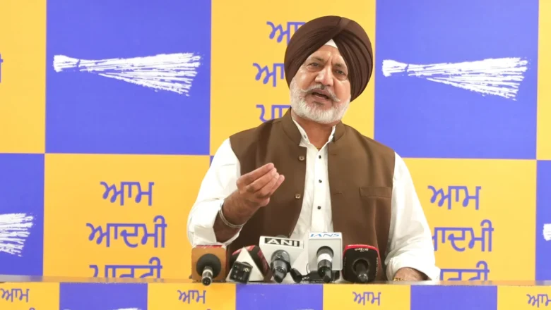 ਦੇਸ਼ ਦਾ ਨੌਜਵਾਨ ਅਤੇ ਕਿਸਾਨ ਸੜਕਾਂ ‘ਤੇ ਹੈ, ਪਰ ਗੱਲਬਾਤ ਕਰਨ ਦੀ ਬਜਾਏ ਭਾਜਪਾ ਸਰਕਾਰ ਉਨ੍ਹਾਂ ਦੀ ਆਵਾਜ਼ ਨੂੰ ਦਬਾਉਣ ਲਈ ਤਾਕਤ ਦੀ ਵਰਤੋਂ ਕਰ ਰਹੀ ਹੈ: ਬਲਤੇਜ ਪੰਨੂ