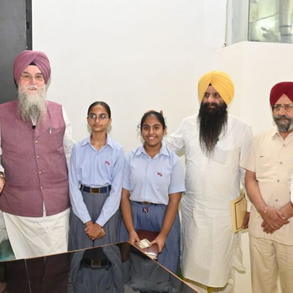ਪੰਜਾਬ ਵਿਧਾਨ ਸਭਾ ਸਪੀਕਰ ਕੁਲਤਾਰ ਸਿੰਘ ਸੰਧਵਾਂ ਨੇ ਸਕੂਲੀ ਵਿਦਿਆਰਥੀਆਂ ਨਾਲ ਕੀਤੀ ਗੱਲਬਾਤ; ਰਾਜਨੀਤੀ ਨੂੰ ਸਮਝਣ ਅਤੇ ਜੀਵਨ ਲਈ ਟੀਚੇ ਨਿਰਧਾਰਤ ਕਰਨ ਦੀ ਦਿੱਤੀ ਸਲਾਹ