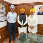 ਯੂ.ਕੇ. ਦੇ ਸੰਸਦ ਮੈਂਬਰ ਤਨਮਨਜੀਤ ਸਿੰਘ ਢੇਸੀ ਵੱਲੋਂ ਮੁੱਖ ਮੰਤਰੀ ਭਗਵੰਤ ਸਿੰਘ ਮਾਨ ਨਾਲ ਮੁਲਾਕਾਤ; ਪ੍ਰਵਾਸੀ ਪੰਜਾਬੀਆਂ ਦੇ ਮਸਲਿਆਂ, ਹਵਾਈ ਸੰਪਰਕ ਅਤੇ ਪੰਜਾਬ ਦੇ ਵਿਕਾਸ ਬਾਰੇ ਕੀਤੀ ਚਰਚਾ
