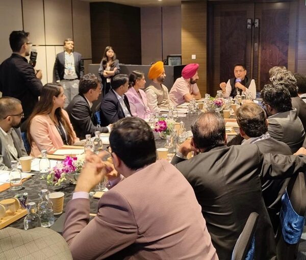 ਪੰਜਾਬ ਨੇ ਮੋਹਾਲੀ ਨੂੰ ਉੱਤਰੀ ਭਾਰਤ ਦੇ ਅਗਲੇ ਜੀਸੀਸੀ ਹੱਬ ਵਜੋਂ ਕੀਤਾ ਪੇਸ਼: ਅਮਨ ਅਰੋੜਾ ਨੇ ਬੈਂਗਲੁਰੂ ਵਿੱਚ ਵਿਸ਼ਵ ਭਰ ਦੀਆਂ ਦਿੱਗਜ ਕੰਪਨੀਆਂ ਨੂੰ ਸੂਬੇ ਵਿੱਚ ਨਿਵੇਸ਼ ਲਈ ਕੀਤਾ ਆਕਰਸ਼ਿਤ