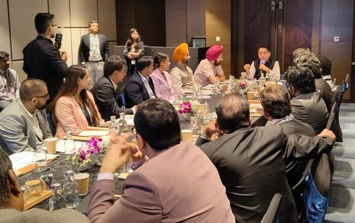 ਪੰਜਾਬ ਨੇ ਮੋਹਾਲੀ ਨੂੰ ਉੱਤਰੀ ਭਾਰਤ ਦੇ ਅਗਲੇ ਜੀਸੀਸੀ ਹੱਬ ਵਜੋਂ ਕੀਤਾ ਪੇਸ਼: ਅਮਨ ਅਰੋੜਾ ਨੇ ਬੈਂਗਲੁਰੂ ਵਿੱਚ ਵਿਸ਼ਵ ਭਰ ਦੀਆਂ ਦਿੱਗਜ ਕੰਪਨੀਆਂ ਨੂੰ ਸੂਬੇ ਵਿੱਚ ਨਿਵੇਸ਼ ਲਈ ਕੀਤਾ ਆਕਰਸ਼ਿਤ