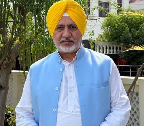 ‘ਬੇਅਦਬੀ’ ਪਾਰਟੀ (ਅਕਾਲੀ ਦਲ) ਆਪਣੀ ਸਾਰੀ ਸਾਖ ਗੁਆ ਚੁੱਕੀ ਹੈ, ਹੁਣ ਸਿਆਸਤ ਵਿੱਚ ਵਾਪਸੀ ਲਈ ਭਾਜਪਾ ਨਾਲ ਸਮਝੌਤਾ ਕਰਨ ਲਈ ਤਰਲੋ-ਮੱਛੀ ਹੋ ਰਹੀ ਹੈ: ਬਲਤੇਜ ਪੰਨੂ