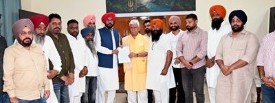 ਪੰਜਾਬ ਦੇ ਸਰਹੱਦੀ ਇਲਾਕਿਆਂ ਨੂੰ ਹੜ੍ਹਾਂ ਤੋਂ ਬਚਾਉਣ ਲਈ ‘ਆਪ’ ਵਿਧਾਇਕ ਧਾਲੀਵਾਲ ਨੇ ਜੰਮੂ-ਕਸ਼ਮੀਰ ਦੇ ਉਪ ਰਾਜਪਾਲ ਮਨੋਜ ਸਿਨਹਾ ਨਾਲ ਕੀਤੀ ਮੁਲਾਕਾਤ