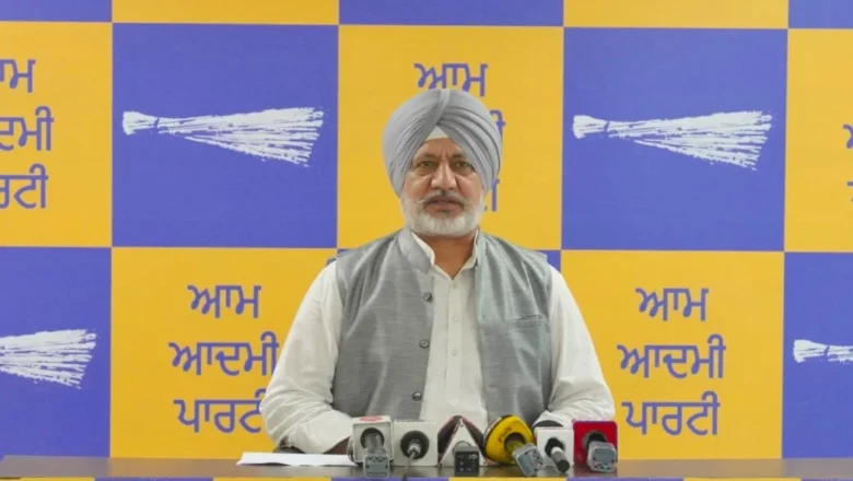 ਕਾਂਗਰਸ ਪੂਰੀ ਤਰ੍ਹਾਂ ਬਿਖਰ ਚੁੱਕੀ ਹੈ, ਰਾਜਾ ਵੜਿੰਗ ‘ਆਪ’ ਵਿਰੁੱਧ ਅਫਵਾਹਾਂ ਫੈਲਾਉਣ ਦੀ ਬਜਾਏ ਆਪਣਾ ਘਰ ਸੰਭਾਲਣ: ਬਲਤੇਜ ਪੰਨੂ