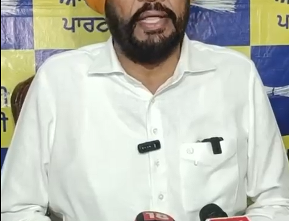 ਪੰਜਾਬ ਨਾਲ ਧੋਖਾ ਕਰਨ ਤੋਂ ਬਾਅਦ ਰਾਘਵ ਚੱਢਾ ਹੁਣ ਸੂਬੇ ਨੂੰ ਬਦਨਾਮ ਕਰਨ ਦੀ ਕੋਸ਼ਿਸ਼ ਕਰ ਰਹੇ ਹਨ, ਲੋਕ ਉਨ੍ਹਾਂ ਨੂੰ ਕਦੇ ਮਾਫ਼ ਨਹੀਂ ਕਰਨਗੇ: ਕੁਲਦੀਪ ਸਿੰਘ ਧਾਲੀਵਾਲ