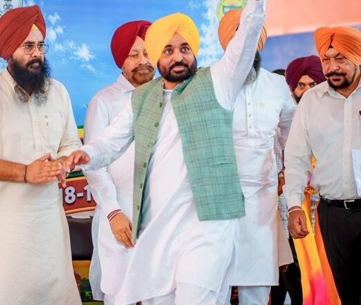 ਅਸੀਂ ਕਿਸਾਨਾਂ ਦੇ ਹਿੱਤਾਂ ਦੀ ਰਾਖੀ ਅਤੇ ਖੇਤੀਬਾੜੀ ਨੂੰ ਲਾਹੇਵੰਦ ਬਣਾਉਣ ਲਈ ਵਚਨਬੱਧ ਹਾਂ: ਮੁੱਖ ਮੰਤਰੀ ਭਗਵੰਤ ਸਿੰਘ ਮਾਨ