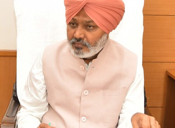 ਵਿੱਤ ਮੰਤਰੀ ਹਰਪਾਲ ਸਿੰਘ ਚੀਮਾ ਵੱਲੋਂ ਏਮਜ਼ ਮੋਹਾਲੀ ਵਿਖੇ ਜੂਨੀਅਰ ਰੈਜ਼ੀਡੈਂਟ ਦੀਆਂ 110 ਨਵੀਆਂ ਅਸਾਮੀਆਂ ਨੂੰ ਪ੍ਰਵਾਨਗੀ; ਕੁੱਲ ਗਿਣਤੀ ਵੱਧ ਕੇ ਹੋਈ 207