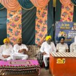 ਵਿਧਾਇਕ ਗੁਰਦੀਪ ਸਿੰਘ ਰੰਧਾਵਾ ਨੇ ਪਿੰਡ ਸਹਾਰੀ ਵਿਖੇ ‘ਮੁੱਖ ਮੰਤਰੀ ਸਿਹਤ ਯੋਜਨਾ’ ਤਹਿਤ ਸਿਹਤ ਕਾਰਡ ਵੰਡੇ