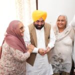 ਮੁੱਖ ਮੰਤਰੀ ਭਗਵੰਤ ਸਿੰਘ ਮਾਨ ਨੇ ਧੂਰੀ ਤੋਂ ਘਰ-ਘਰ ਚੋਣ ਮੁਹਿੰਮ ਦੀ ਕੀਤੀ ਸ਼ੁਰੂਆਤ, ‘ਮਾਨ ਦਾ ਮੁਨਾਫ਼ਾ’ ਨੂੰ ਬਣਾਇਆ ਮੁਹਿੰਮ ਦਾ ਕੇਂਦਰ