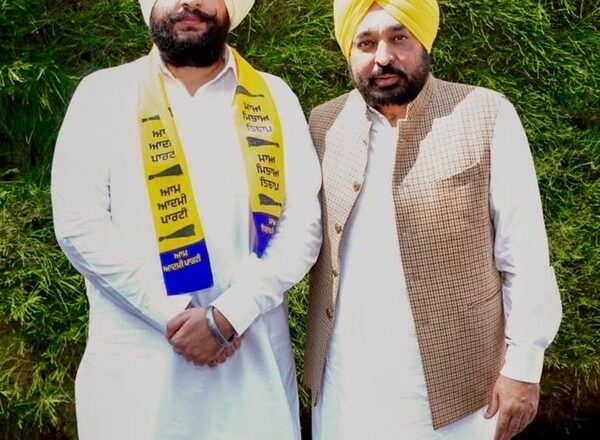 ਟਕਸਾਲੀ ਅਕਾਲੀ ਆਗੂ ਰਣਤੇਜ ਸਿੰਘ ਪੋਵਾਰ ‘ਆਪ’ ਵਿੱਚ ਸ਼ਾਮਲ