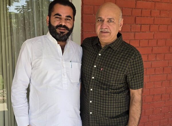 ਸਿਸੋਦੀਆ ਨਾਲ ਮਿਲੇ ਸਵਨਾ, ਸਰਹੱਦੀ ਕਿਸਾਨਾਂ ਦੀ ਕੱਚੀ ਜ਼ਮੀਨ ਪੱਕੀ ਕਰਨ ਦਾ ਮੁੱਦਾ ਉਠਾਇਆ