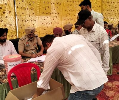 ਦੀਵਾਲੀ ਮੌਕੇ ਪਟਾਖਿਆਂ ਦੀ ਵਿਕਰੀ ਲਈ ਆਰਜੀ ਲਾਇਸੈਂਸ ਜਾਰੀ ਕਰਨ ਲਈ ਕੱਢੇ ਗਏ ਡ੍ਰਾਅ