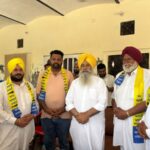 ਅਕਾਲੀ ਦਲ ਨੂੰ ਲੰਬੀ ਹਲਕੇ ਵਿੱਚ ਇੱਕ ਹੋਰ ਝਟਕਾ, ਟਕਸਾਲੀ ਅਕਾਲੀ ਆਗੂਆਂ ਸਮੇਤ ਅੱਧਾ ਦਰਜਨ ਪਰਿਵਾਰ ‘ਆਪ’ ਵਿੱਚ ਸ਼ਾਮਲ