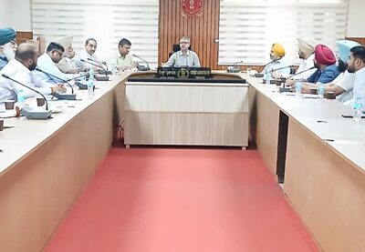 ਜ਼ਿਲ੍ਹਾ ਪੱਧਰੀ ਸੜਕ ਸੁਰੱਖਿਆ ਕਮੇਟੀ ਦੀ ਮੀਟਿੰਗ ਦੌਰਾਨ ਸੜਕ ਸੁਰੱਖਿਆ ਉਪਰਾਲਿਆਂ ਦੀ ਕੀਤੀ ਸਮੀਖਿਆ